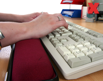 Picture - Anchored wrists on the wrist rest.